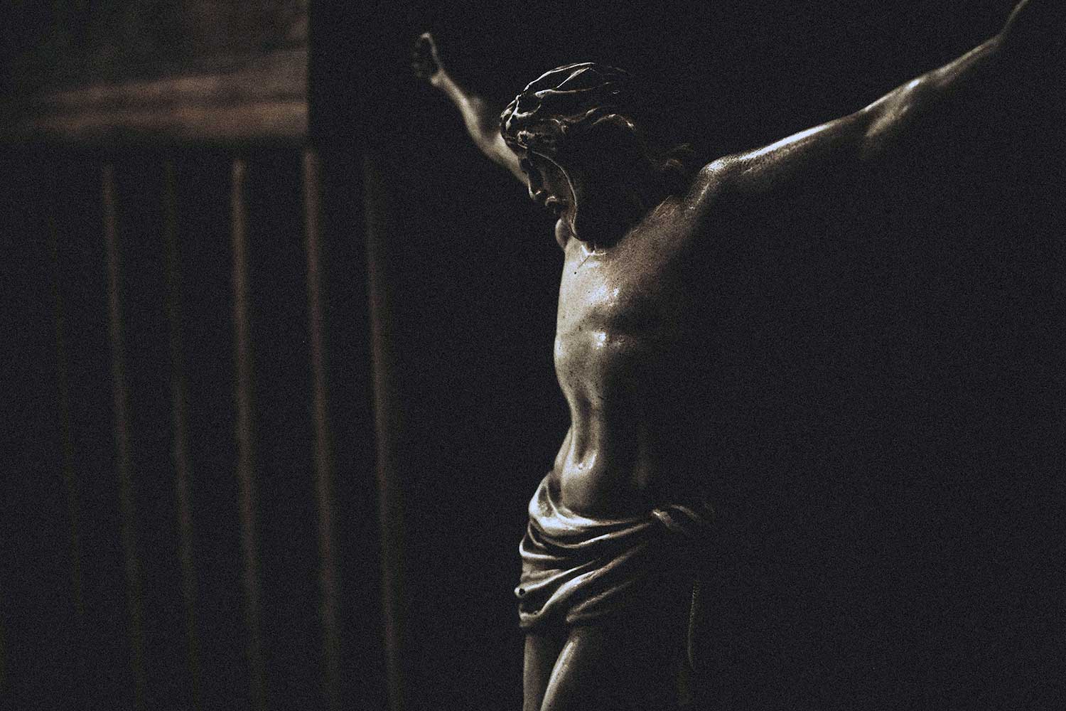 Crucifixion, Crucifix