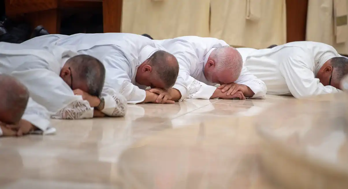 Diacons praying to god