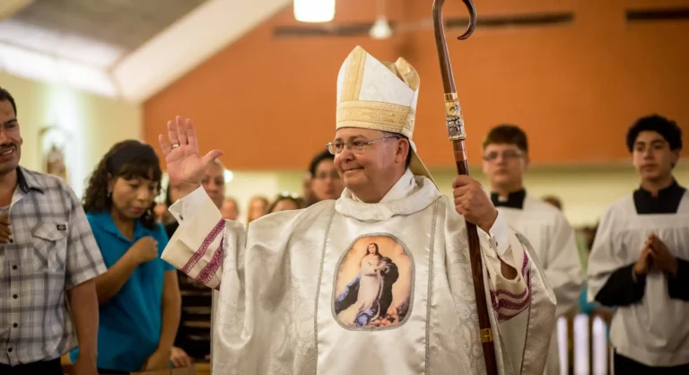 Auxiliary Bishop Eduardo A. Nevares mass celebrant